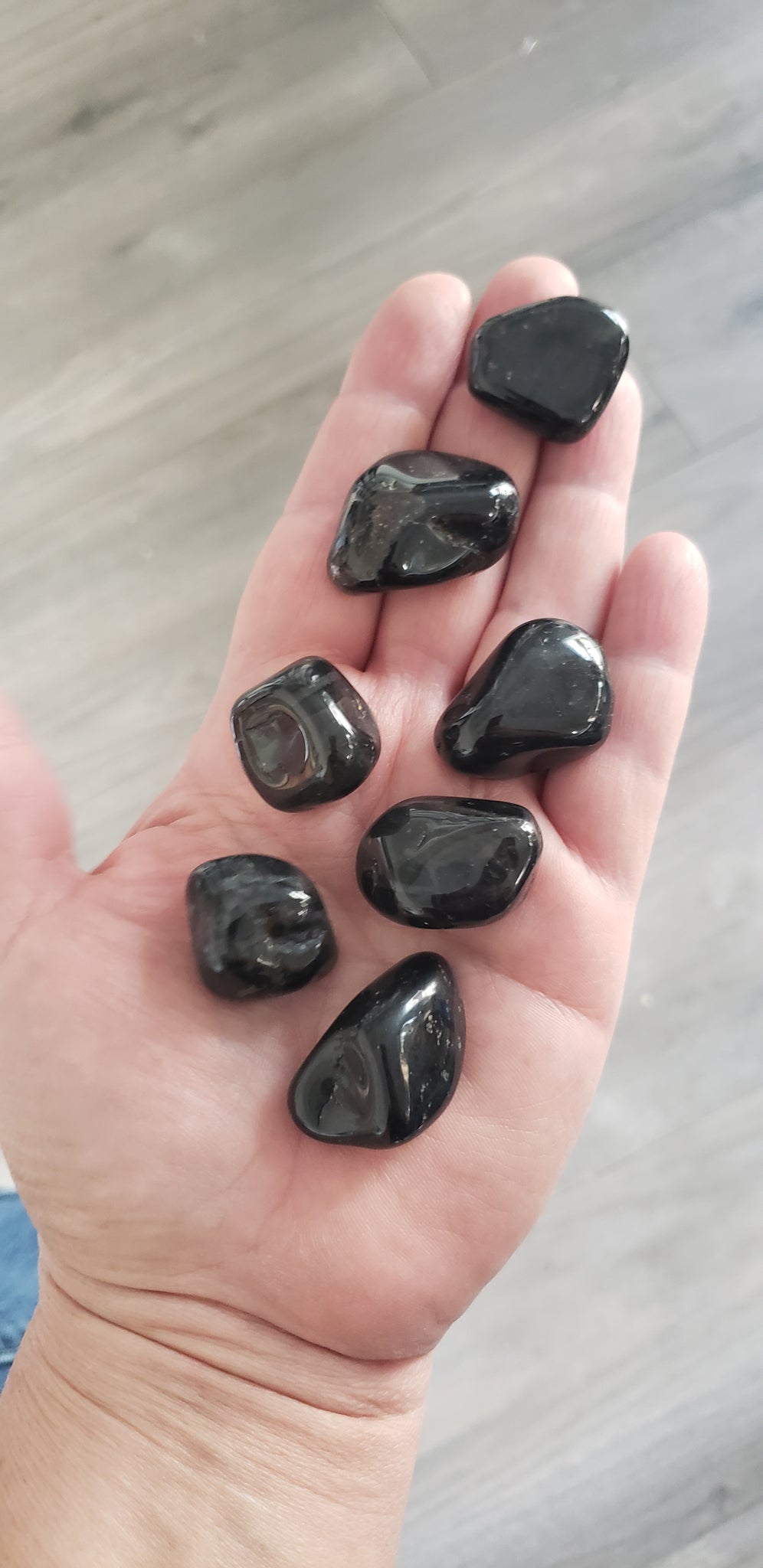 Black Onyx Tumbled Stones - WHYTE QUARTZ